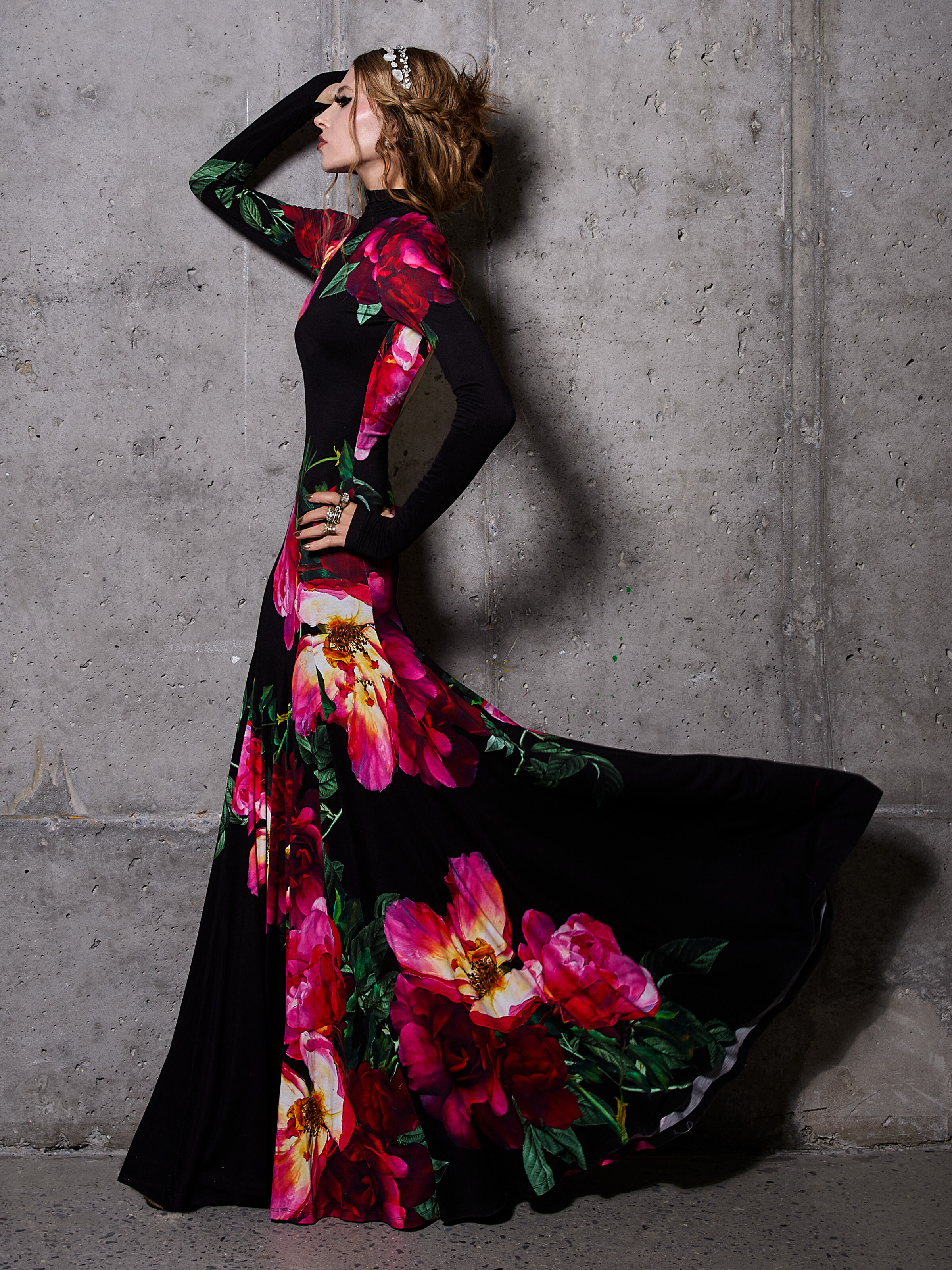 ALICE + OLIVIA Augusta Open Back Maxi Dress in Black