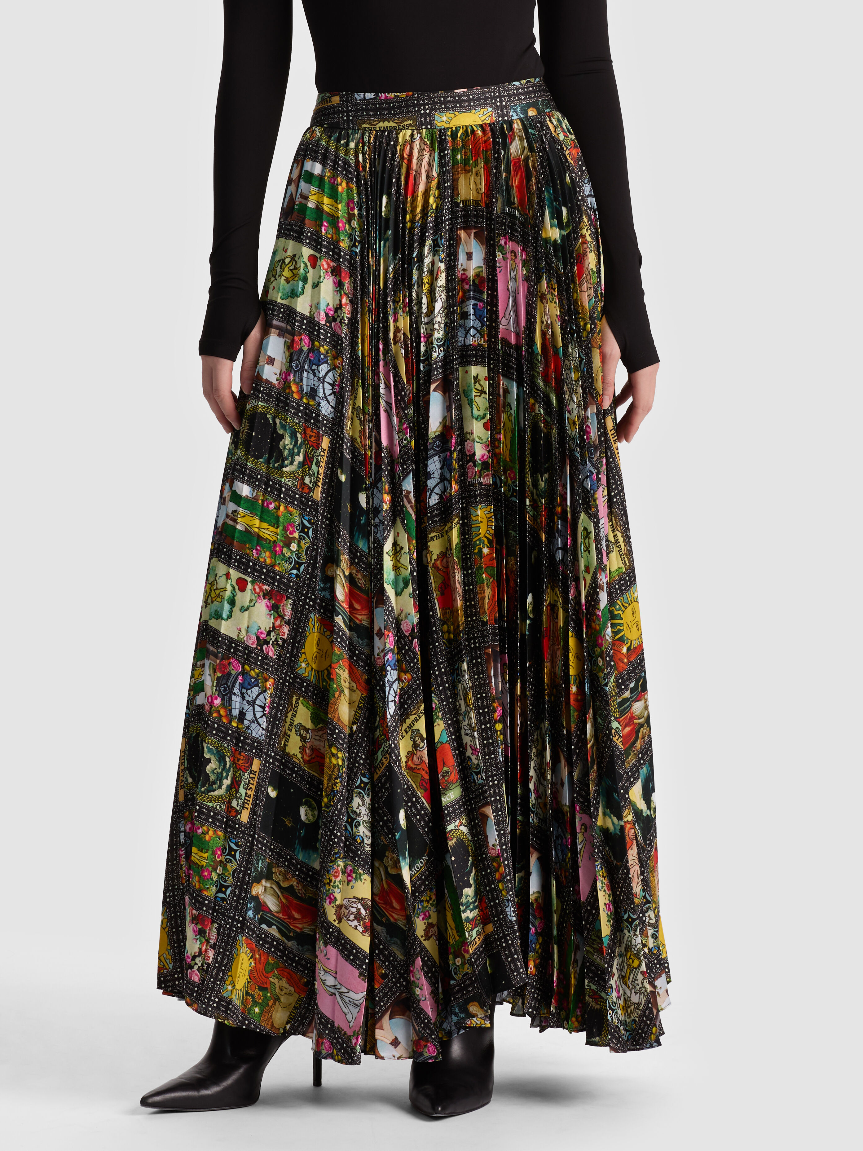A flowing maxi skirt sweeping down to the ankles in an elegant and graceful silhouette
